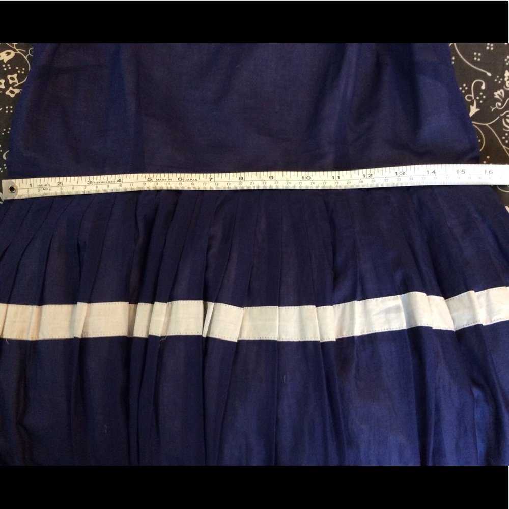 Dress - Picture 3 of 5